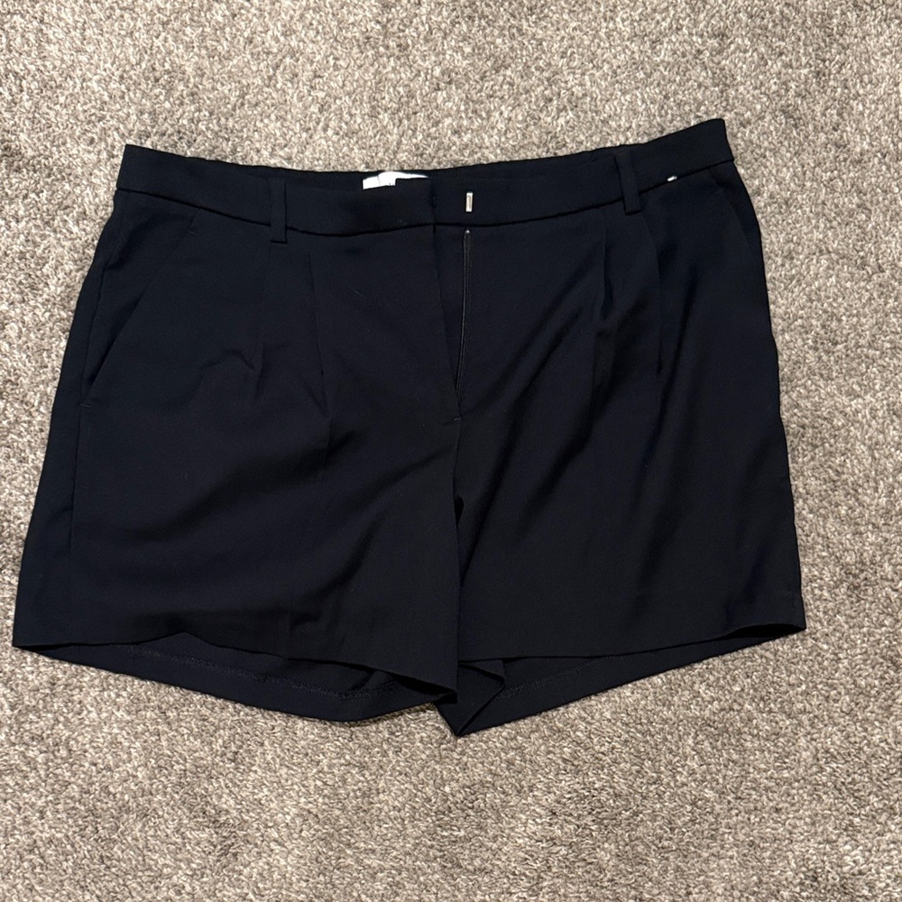 Abercrombie & Fitch Women's Black Tailored Shorts low rise